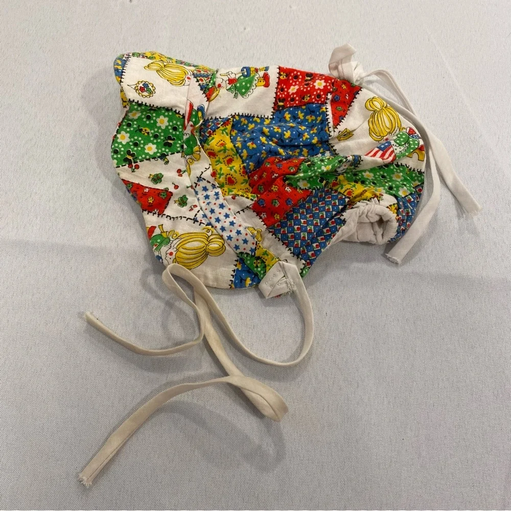 Handmade 1970s children’s bonnet